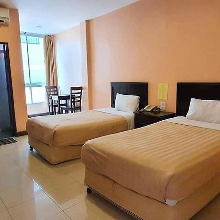 Ban Muang Daeng The Victory Hotel מראה חיצוני תמונה
