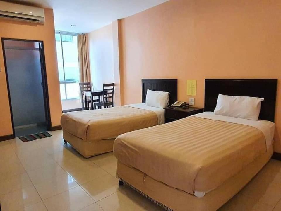 Ban Muang Daeng The Victory Hotel מראה חיצוני תמונה