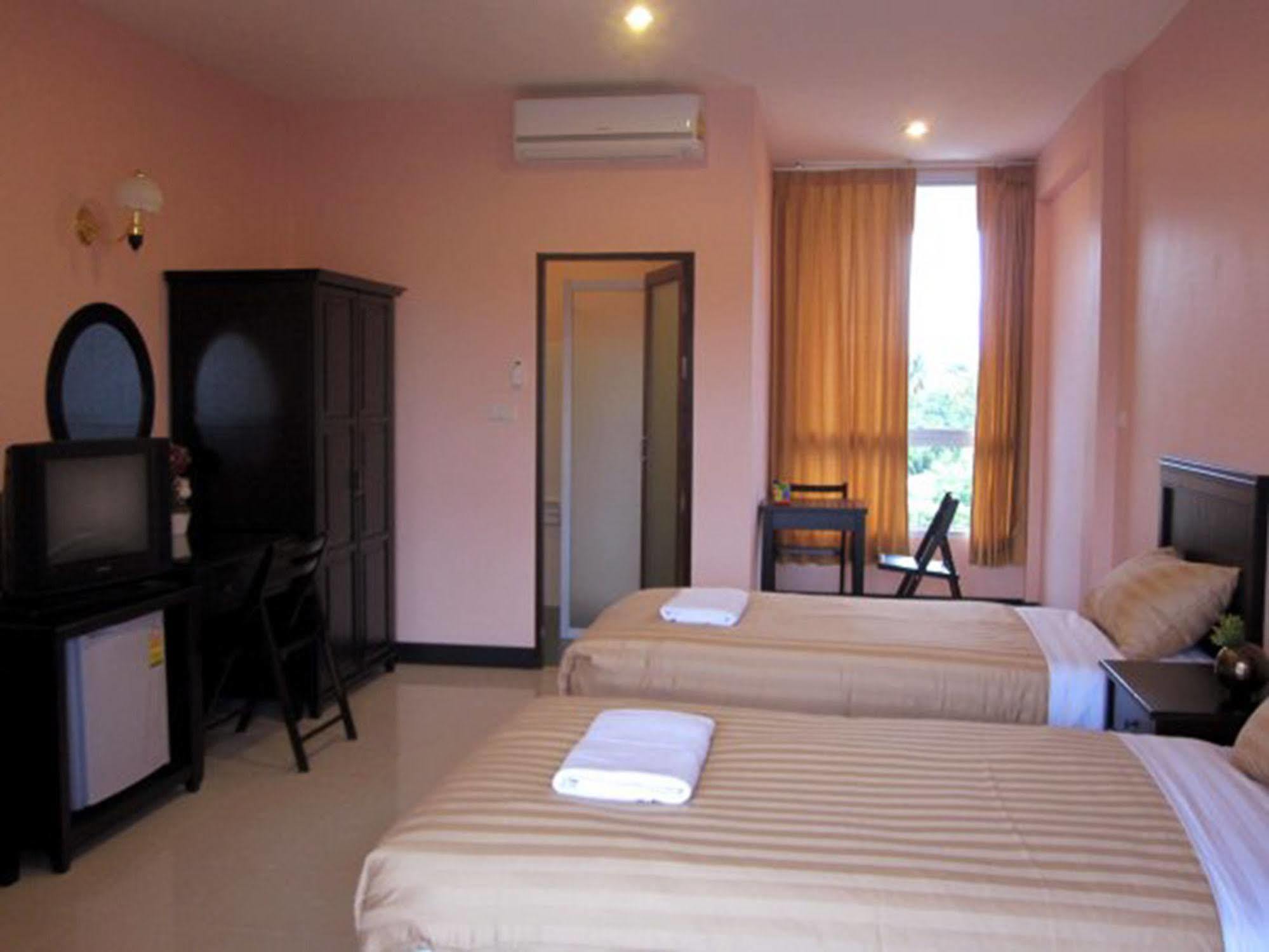Ban Muang Daeng The Victory Hotel מראה חיצוני תמונה